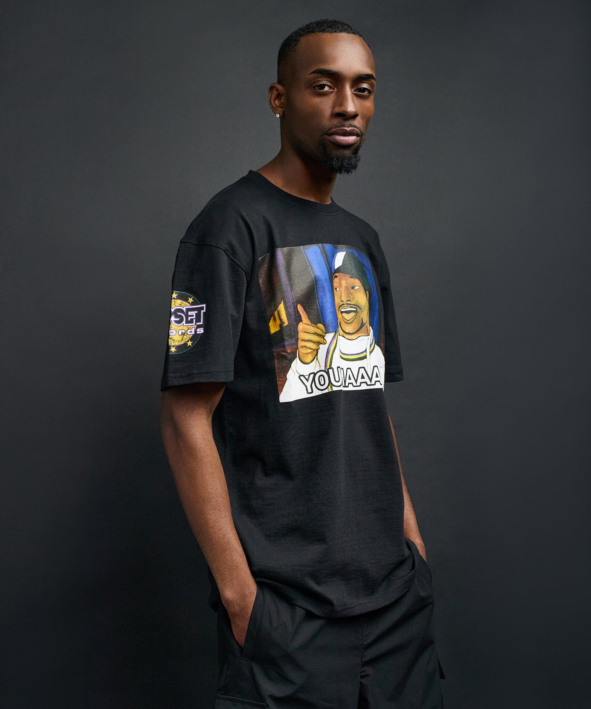 Mad Sleeve Print Short Sleeve Tee - Black