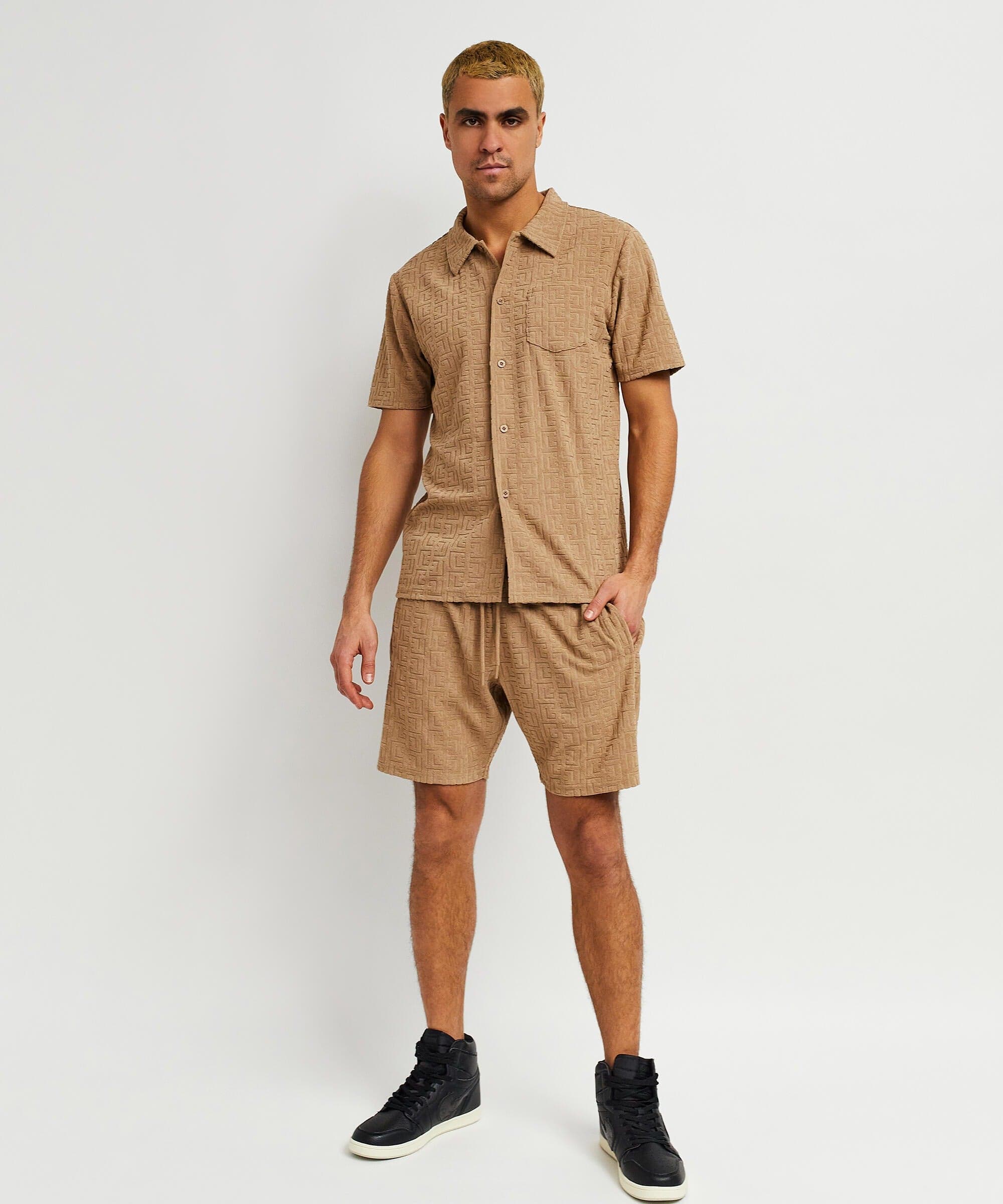 Towel Short Sleeve Embossed Pattern Button Down Shirt - Rust